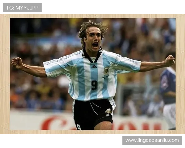 历届足球明星汇总表揭示足坛传奇人物的辉煌成就与影响力 历届足球明星汇总表揭示足坛传奇人物的辉煌成就与影响力