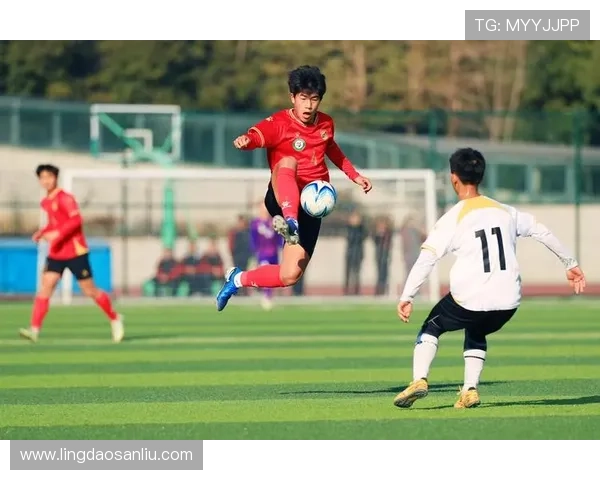 南京足球队技术实力强劲荣登全国足球技术排行榜第三名 南京足球队技术实力强劲荣登全国足球技术排行榜第三名