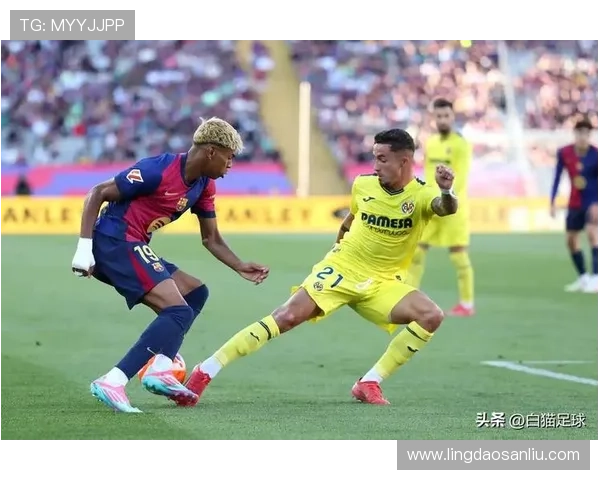 足球明星收到意外礼物感动瞬间分享与球迷的温暖互动故事 足球明星收到意外礼物感动瞬间分享与球迷的温暖互动故事