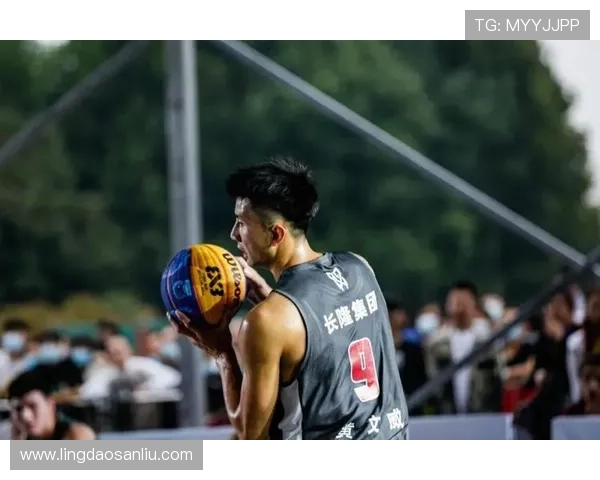 广州篮球队与武汉篮球队赛后技术分析与战术总结