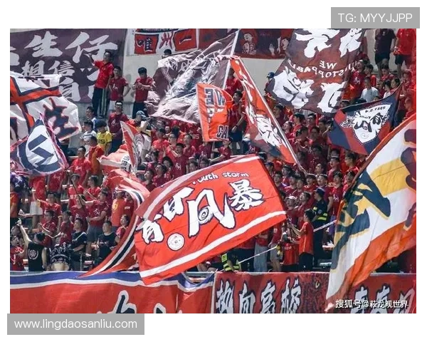 广州足球队比赛经验引发热议球迷对战术和表现的不同看法